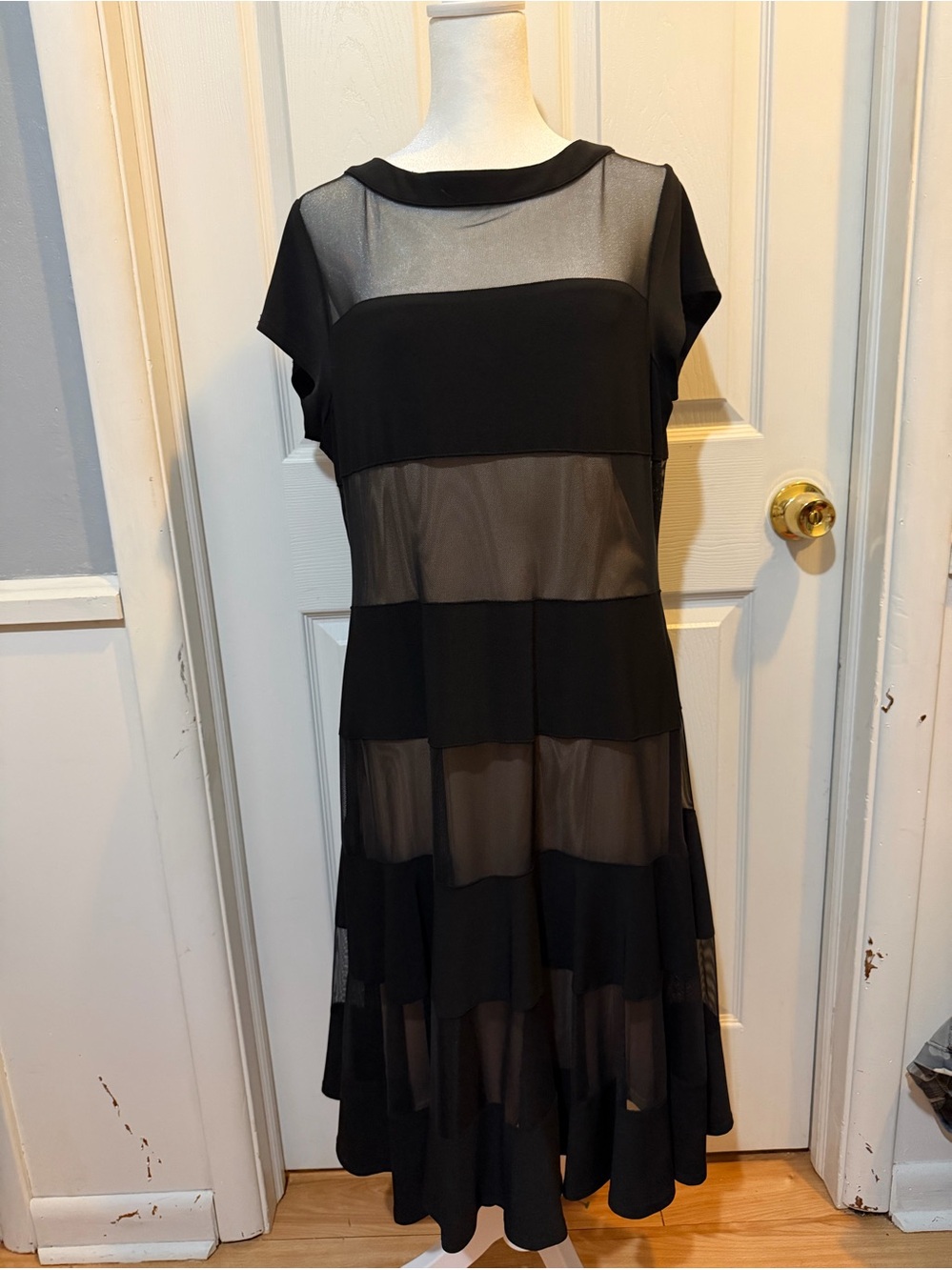R&M Richards Black Knit Mesh Illusion Dress Short Sleeve 14P Fully Lined